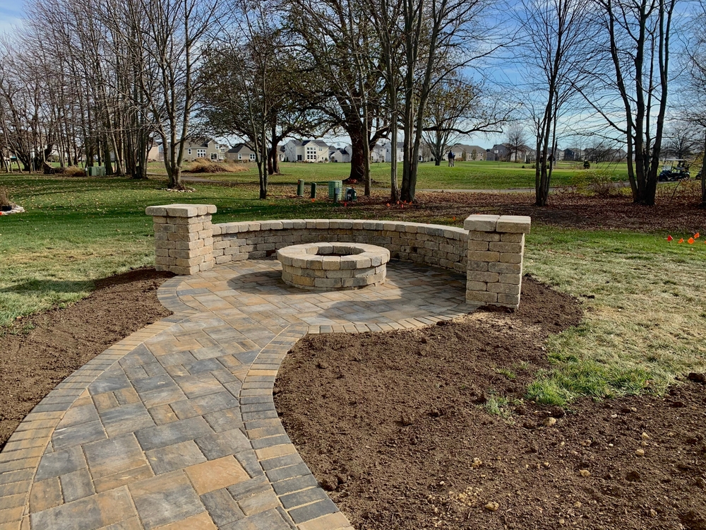 Enjoy Your Backyard Even More With Beautiful Fire Pit Landscaping